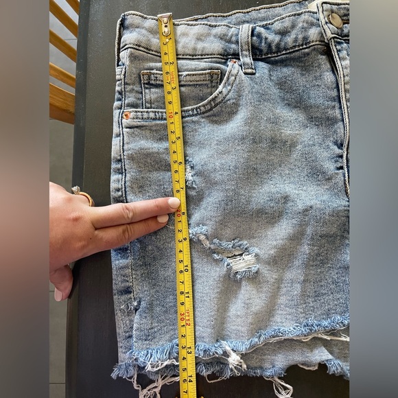 H&M Light Blue Distressed Denim Shorts - Picture 10 of 13